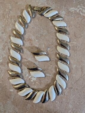 Vintage White and Gold Swirl Link Necklace with Matching Earrings